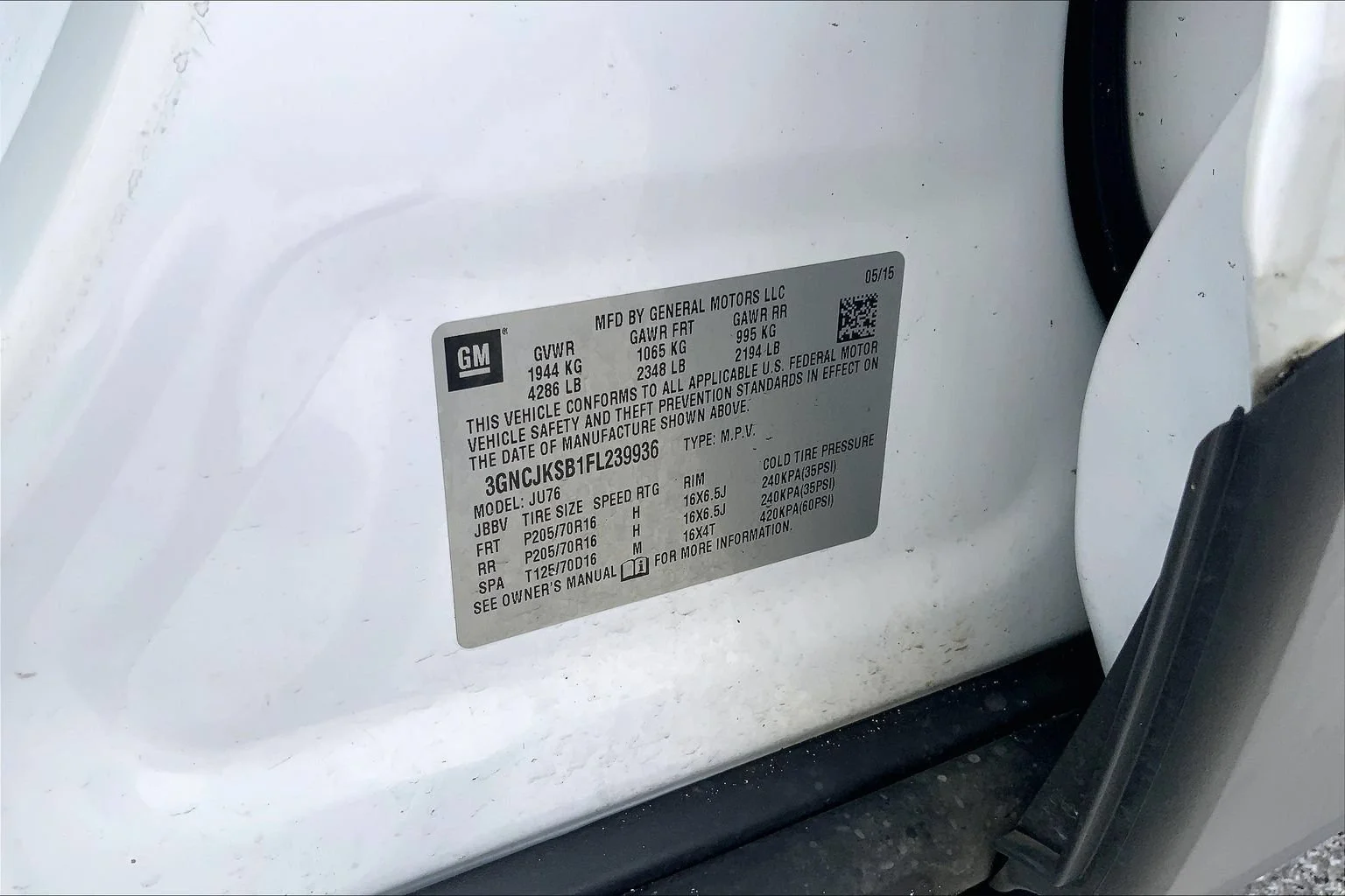 Used 2015 SUMMIT WHITE Chevrolet LS image 20