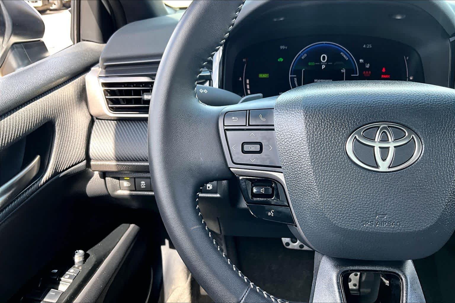 Used 2026 Ice Cap Toyota SE image 24