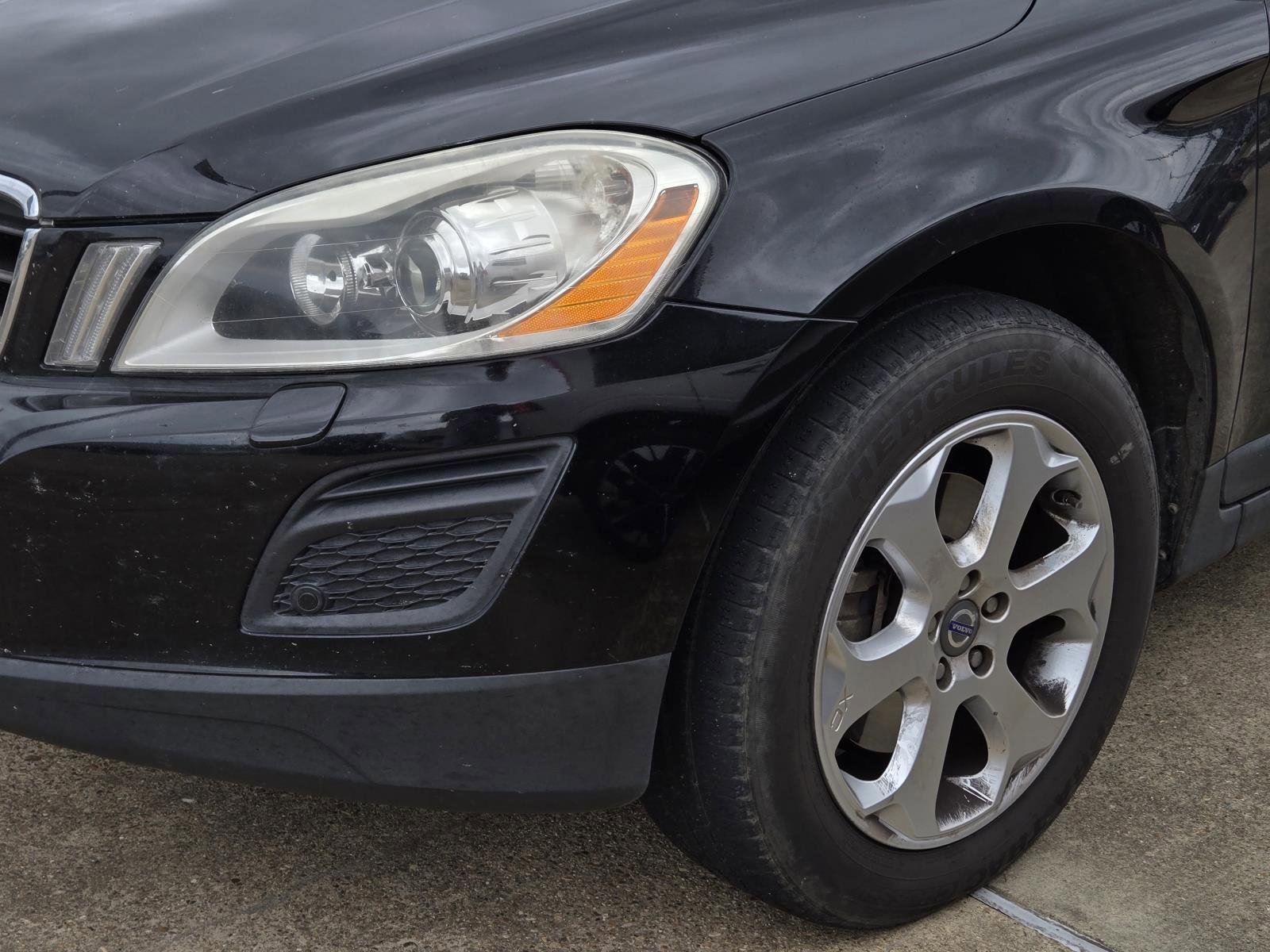 Used 2013 Black Stone Volvo 3.2 image 2