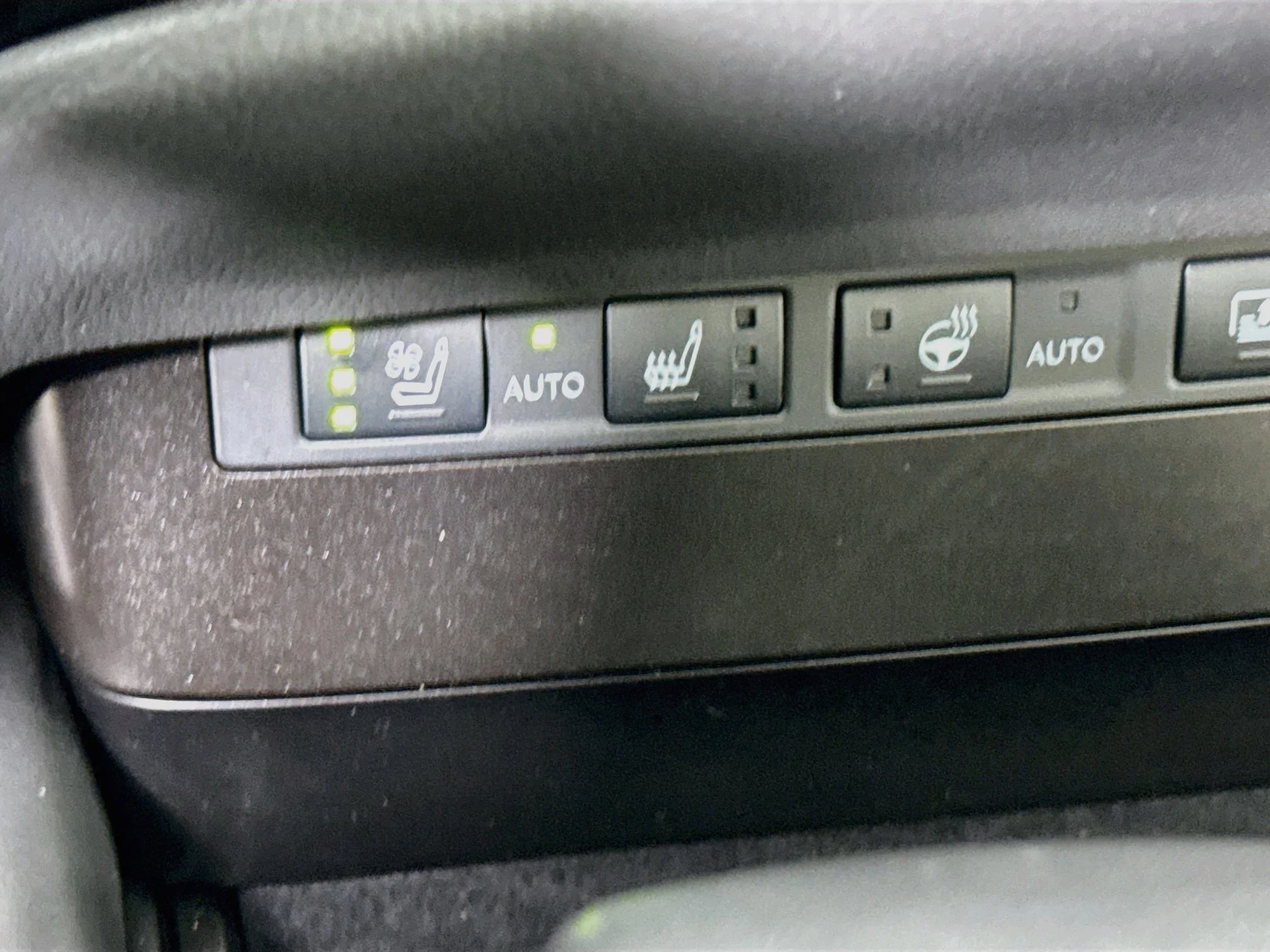Certified Used 2025 Mica Lexus 300h Ultra Luxury image 22
