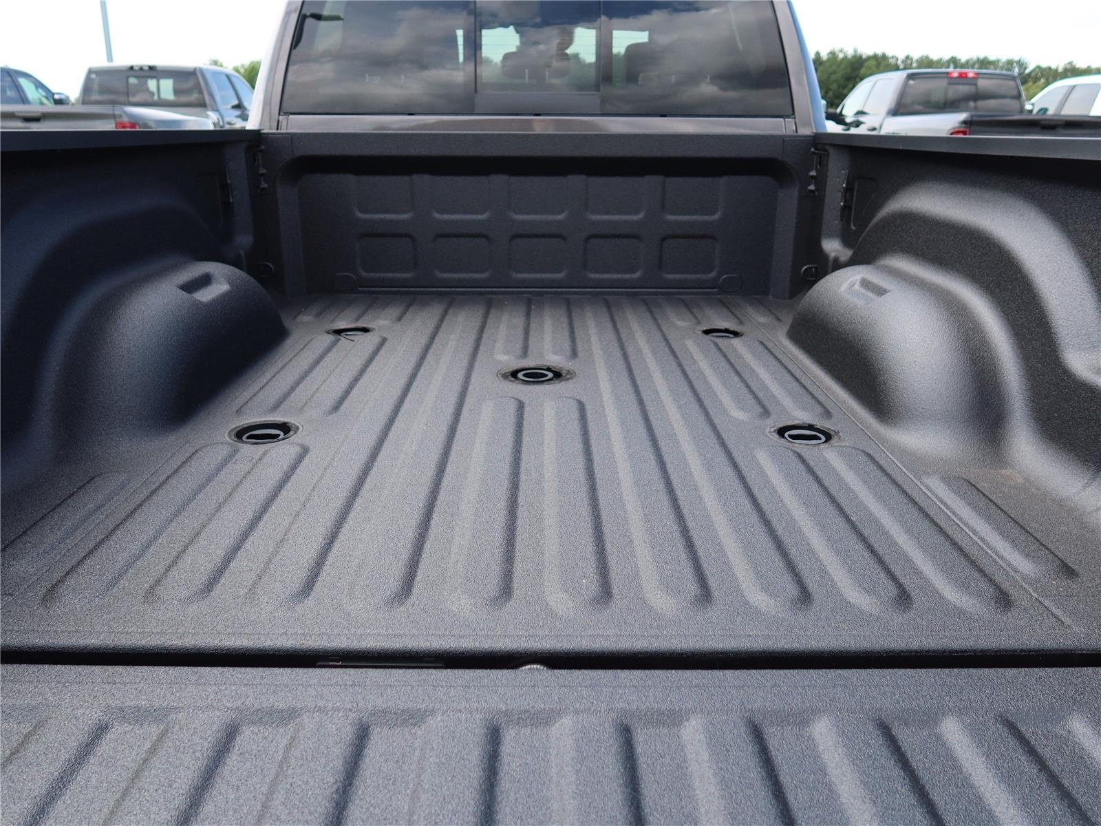 New 2026 Granite Crystal Metallic Clear-Coat Exterior Paint RAM Laramie image 5