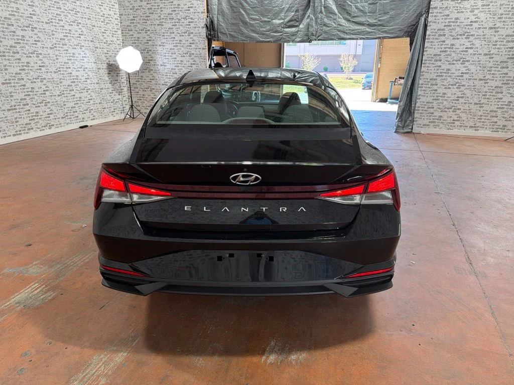 Used 2021 Phantom Black Hyundai SEL image 6