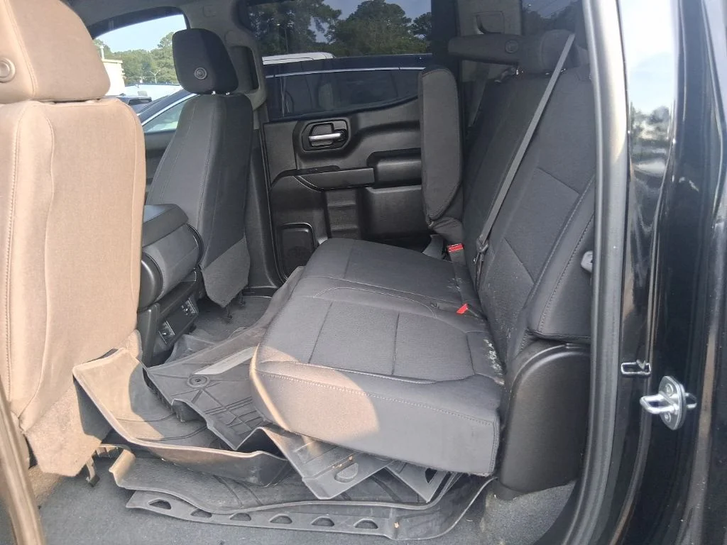 Used 2022 Black Chevrolet Custom image 13
