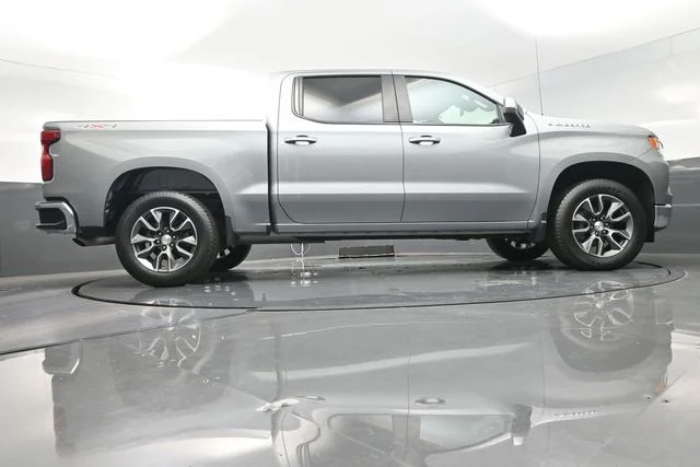 Used 2023 Gray Chevrolet LT image 36
