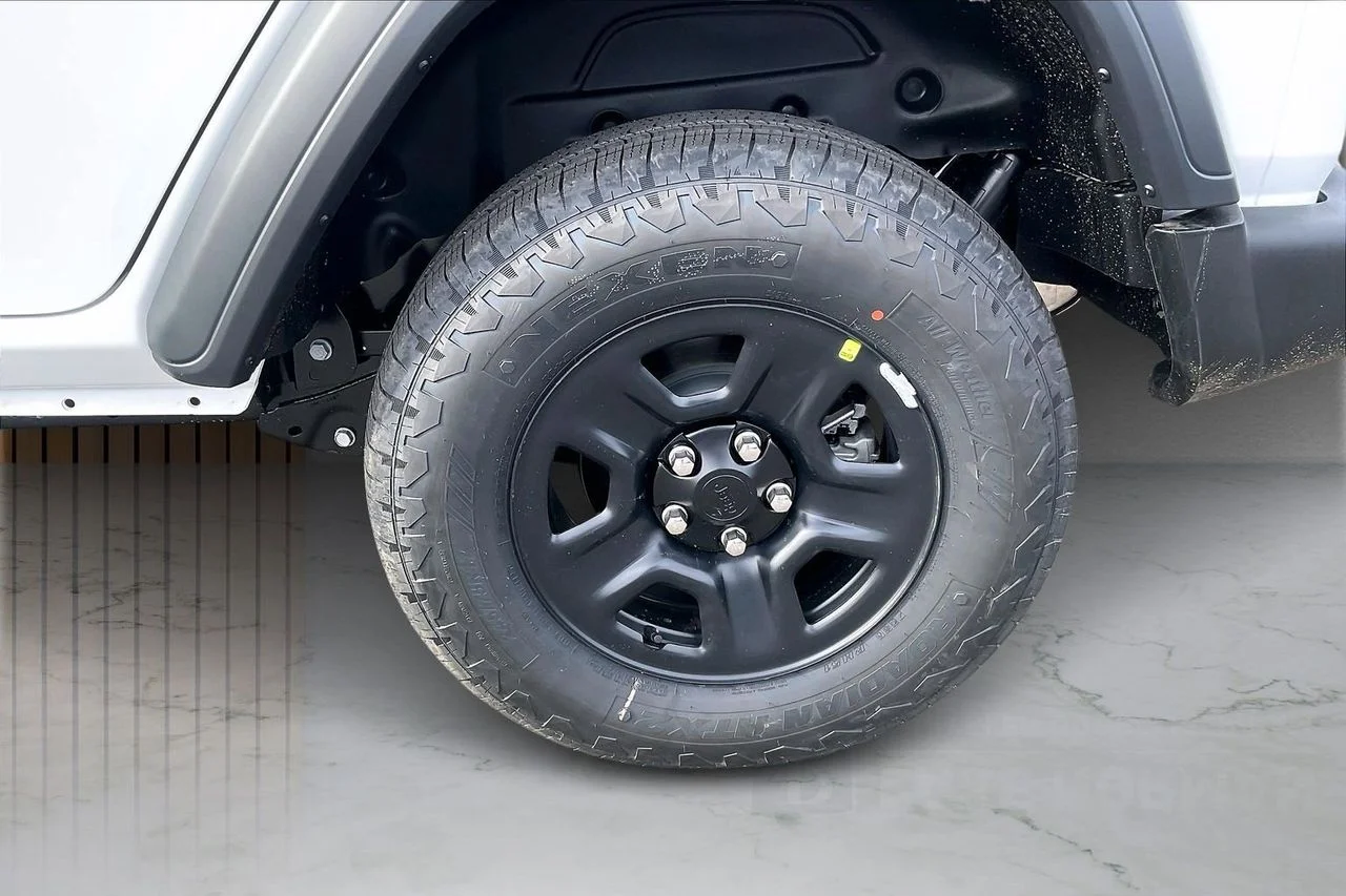 New 2026 Bright White Clear-Coat Exterior Paint Jeep Sport image 31
