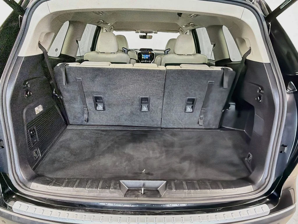 Used 2019 Black Subaru Premium image 22