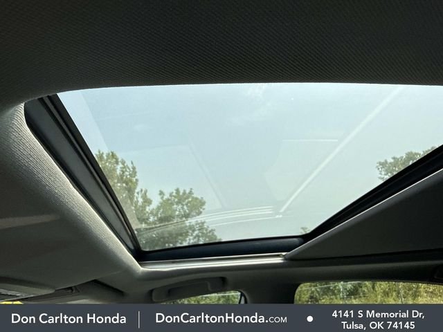 Used 2020 Pearl Toyota XLE image 10