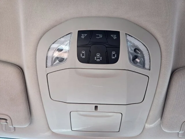 Used 2024 Silver Chrysler Touring L image 30