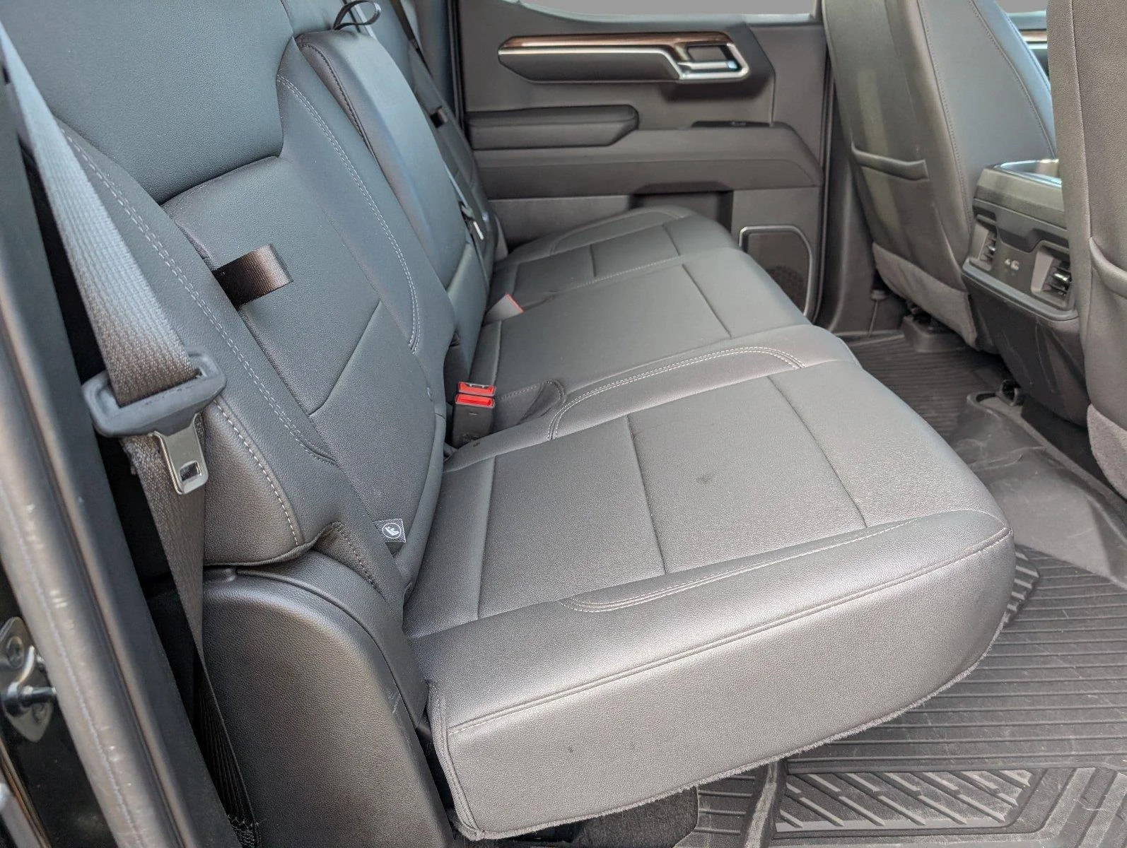 Used 2025 Black Chevrolet RST image 39