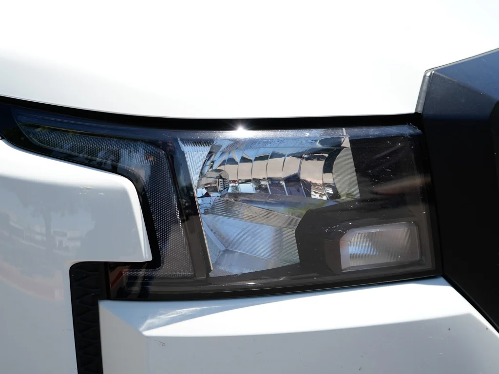 Used 2024 Glacier White Nissan S image 2