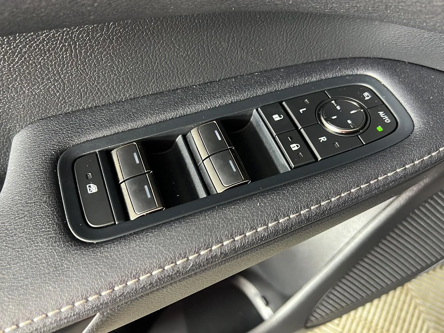 Used 2024  Lexus RX 350 image 17