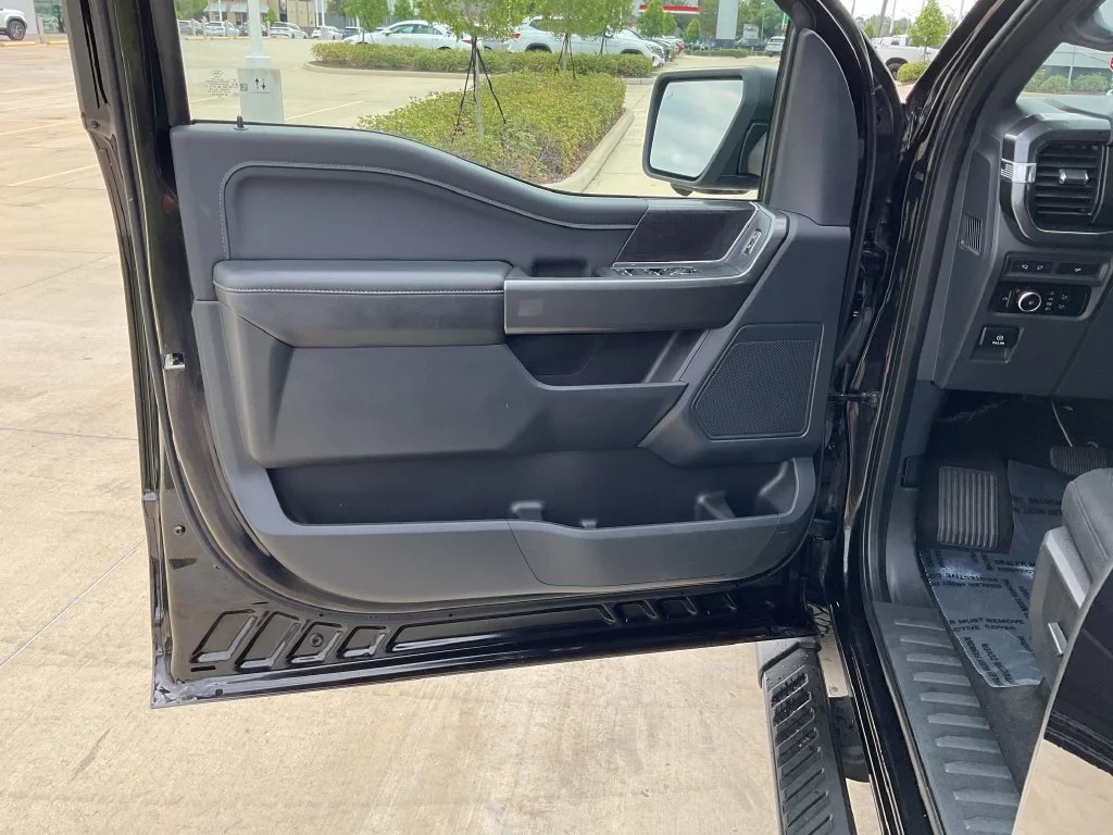 Used 2023 Black Ford XLT image 10