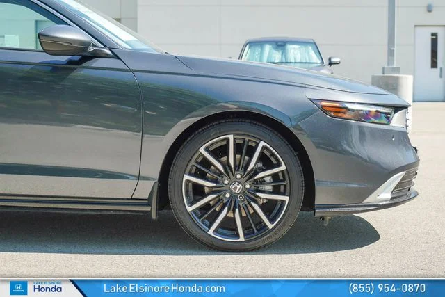 Used 2025 Meteorite Gray Metallic Honda Touring image 7