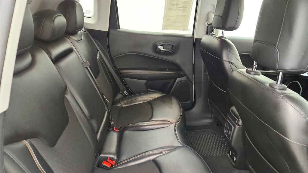 Used 2020 White Clearcoat Jeep Latitude 4x4 w/ Popular Equipment & Cold Weather Groups image 23