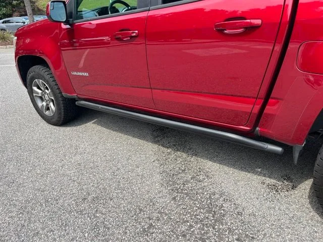 Used 2019 Red Chevrolet Z71 image 28