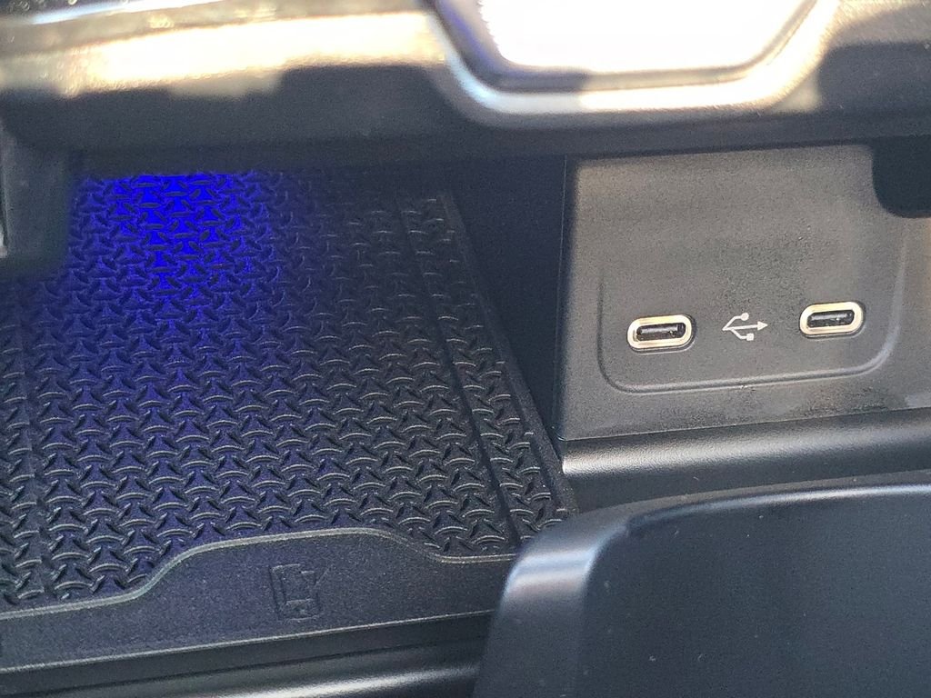 New 2026 Polar White Mercedes-Benz C 300 image 32