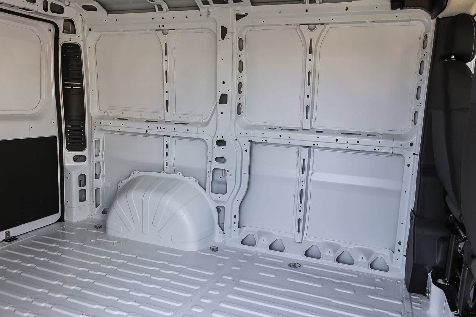 New 2026 Bright White Clear-Coat Exterior Paint RAM Tradesman image 25