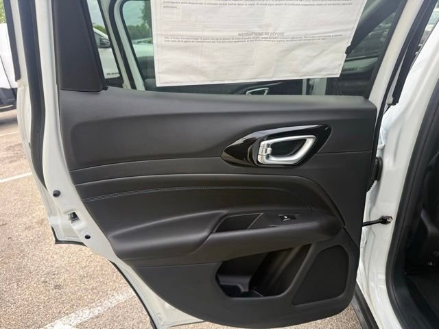 New 2026 Bright White Clear-Coat Exterior Paint Jeep Latitude image 20
