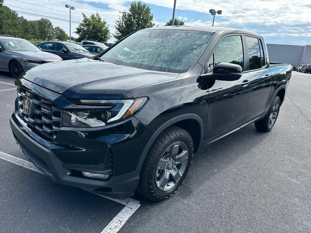 Certified Used 2024 Crystal Black Pearl Honda AWD TRAILSPORT image 39