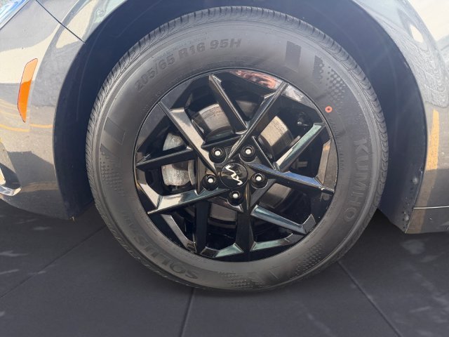 Used 2025 Gray Kia LXS image 42