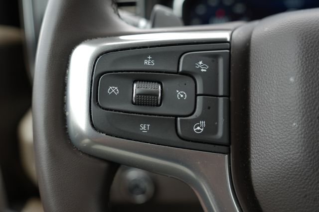 Used 2025 White Chevrolet LT image 19
