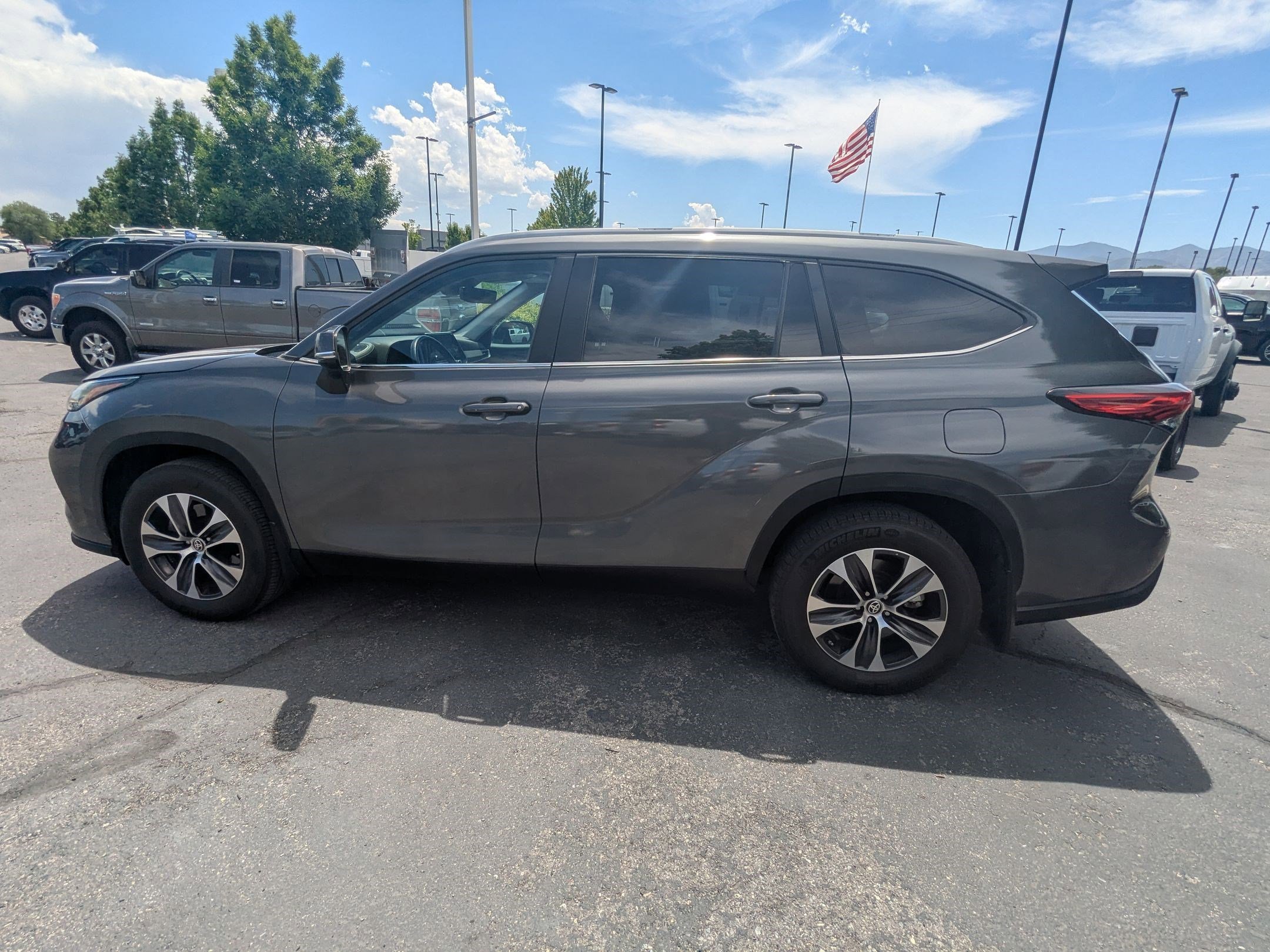 Used 2023 Magnetic Gray Metallic Toyota XLE image 7