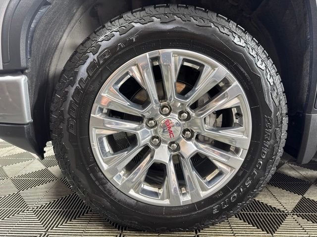 Used 2025 Silver GMC Denali image 10
