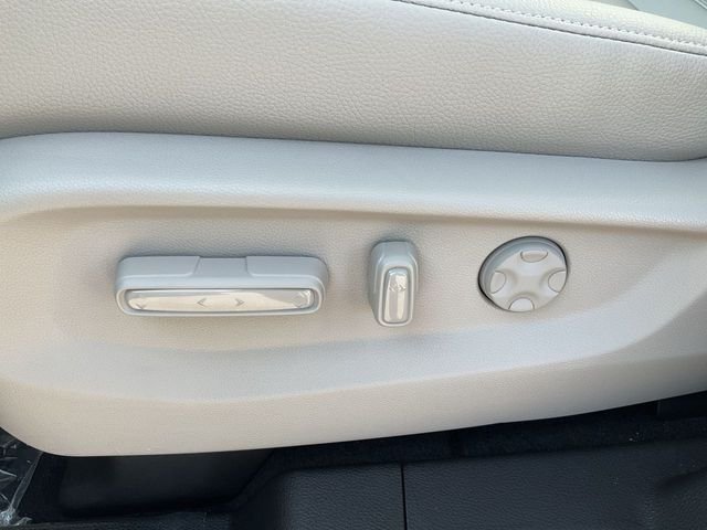 Certified Used 2026 Solar Silver Metallic Honda EX-L image 20
