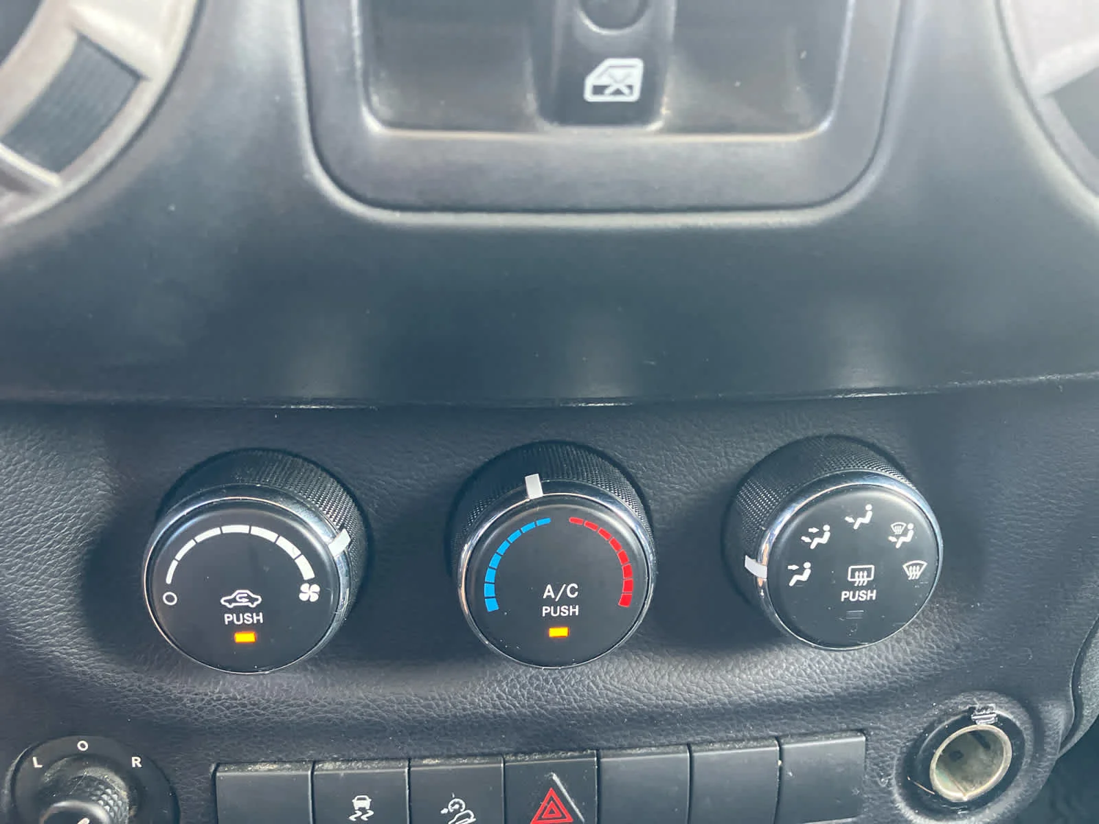 Used 2016 Bright White Clearcoat Jeep Sport image 22