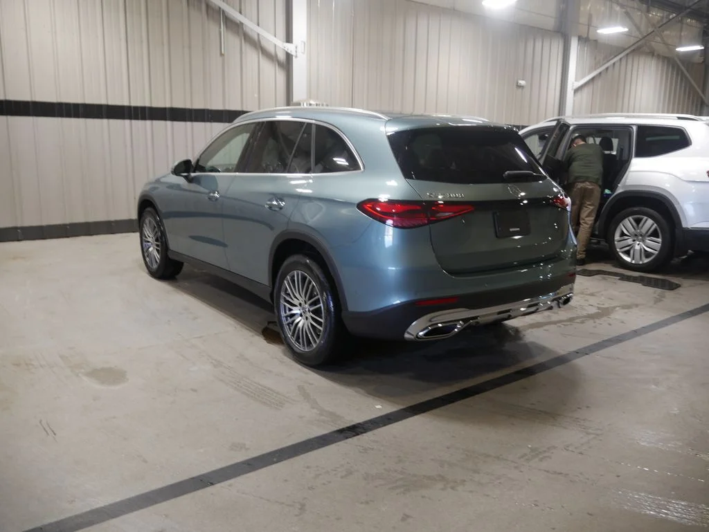 Certified Used 2026 Verde Silver Metallic Mercedes-Benz GLC 300 image 3