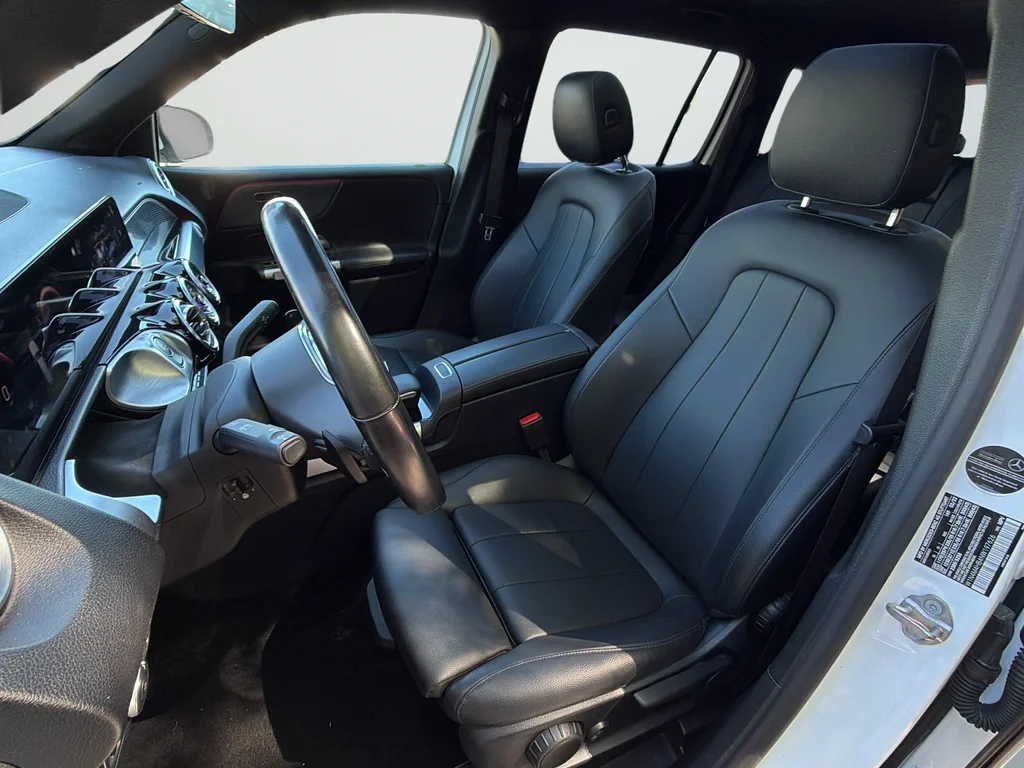 Used 2022  Mercedes-Benz GLB 250 image 10