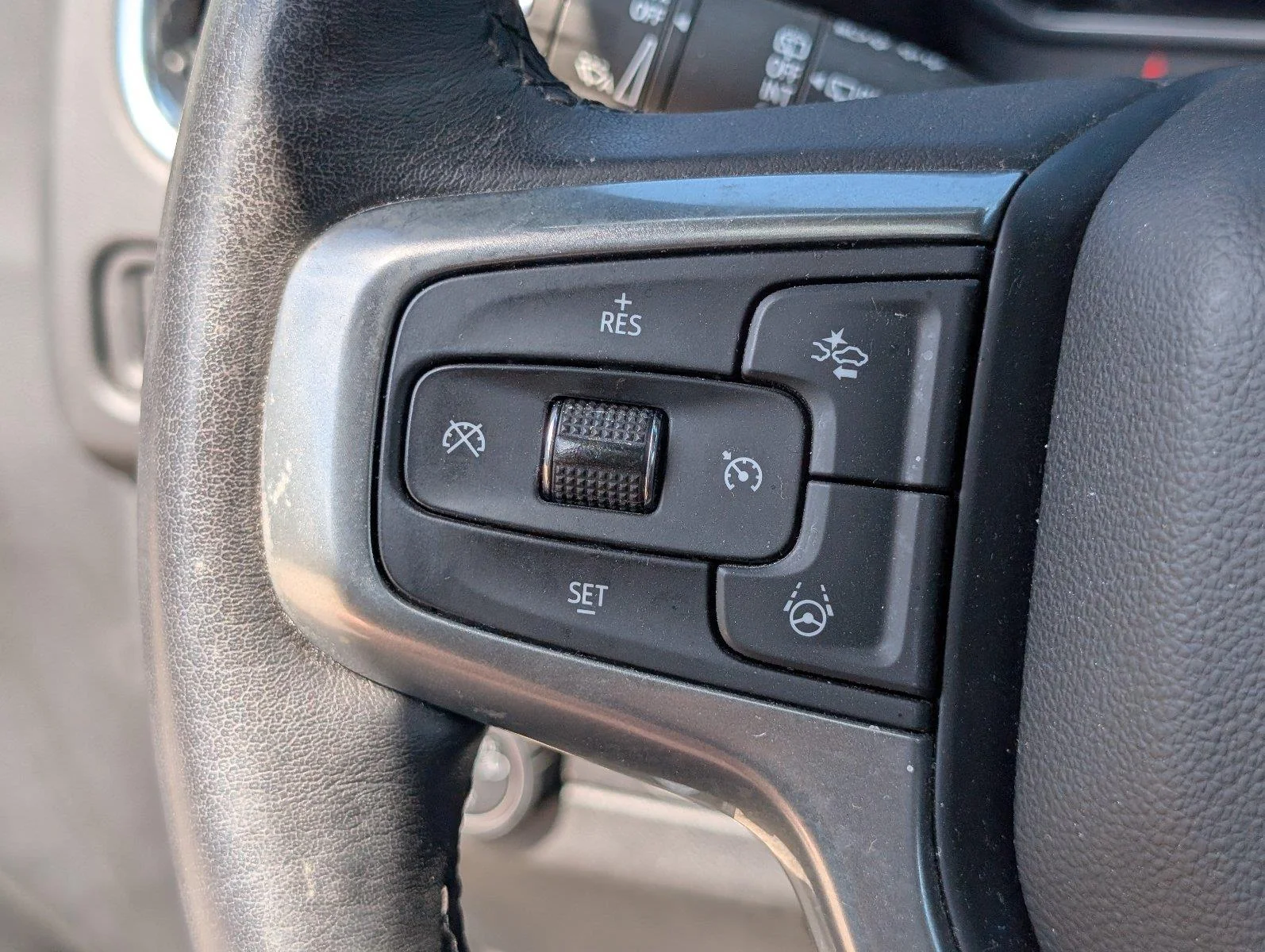 Used 2023 Black Chevrolet Premier image 28