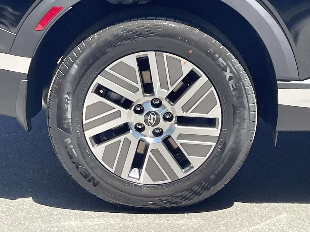 New 2026 Black Hyundai SEL image 7