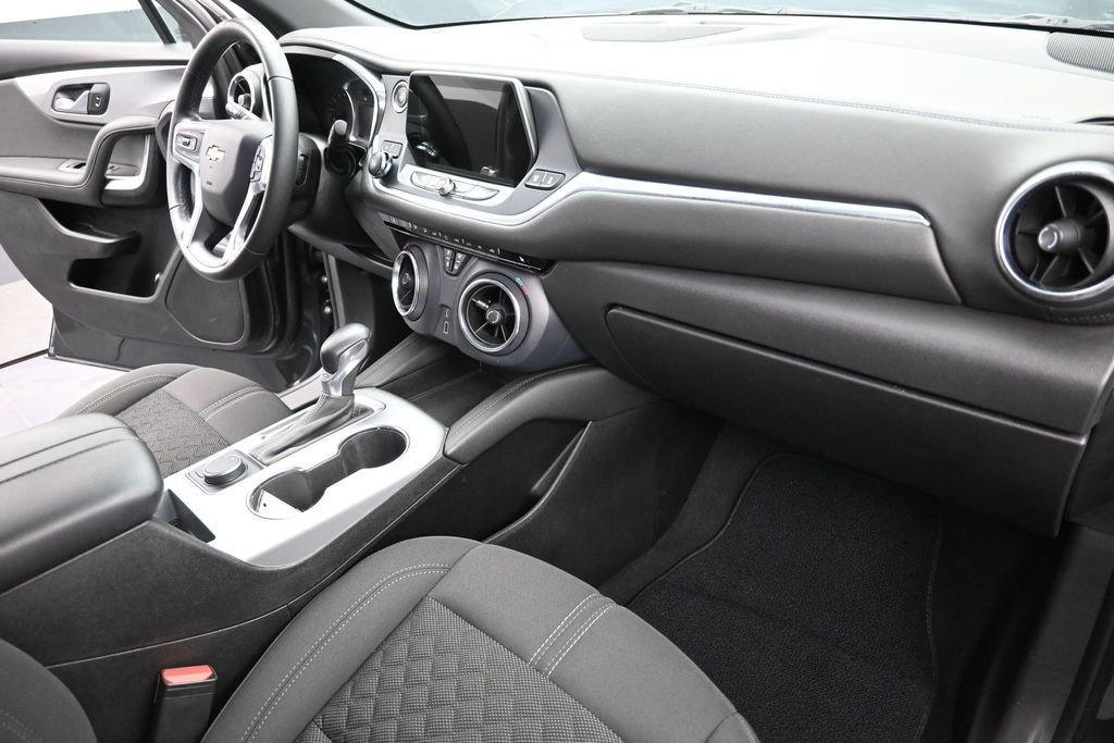Used 2020 Gray Chevrolet LT image 24