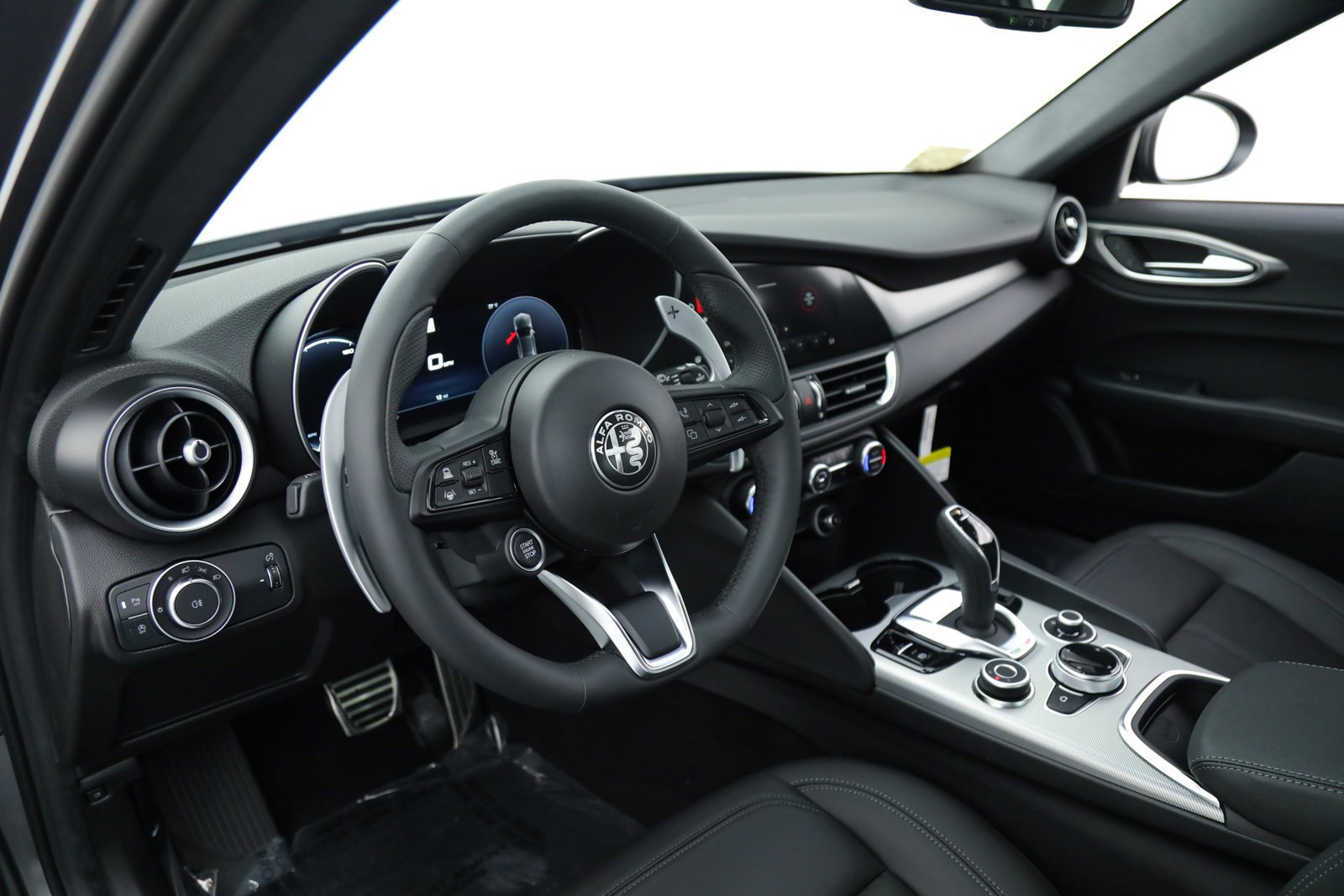2025 Alfa Romeo Giulia Base - Photo 15