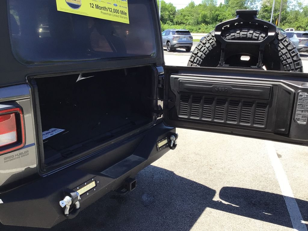 Used 2019 Gray Jeep Unlimited Sport image 39