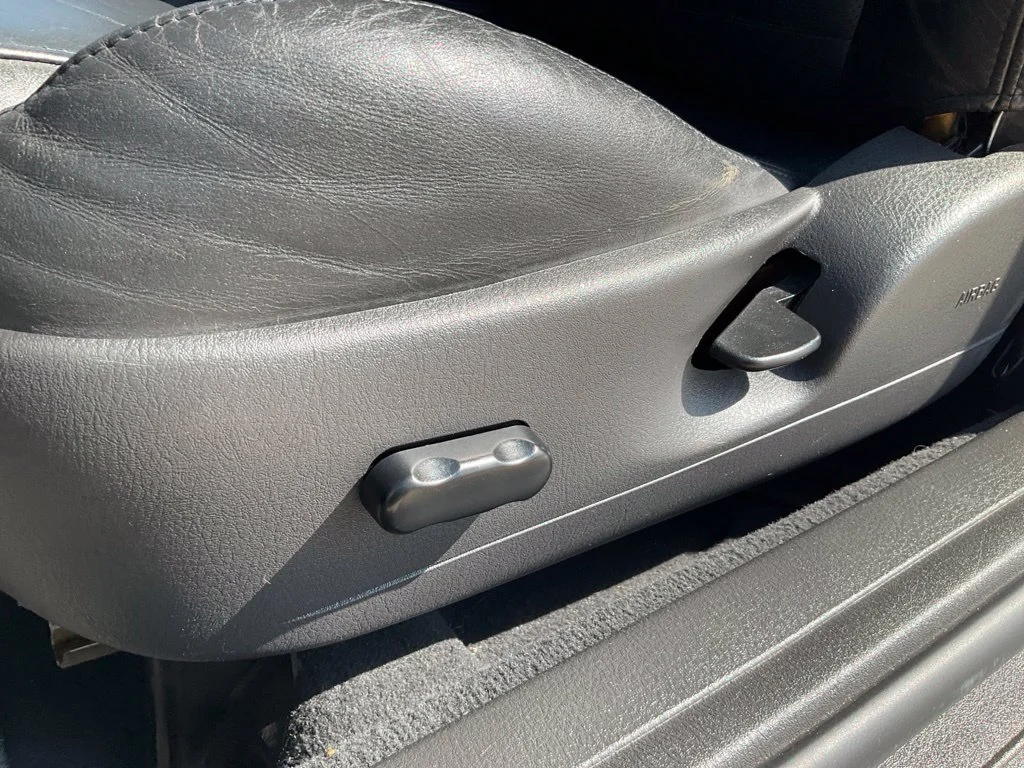 Used 2002 White Ford Base image 7