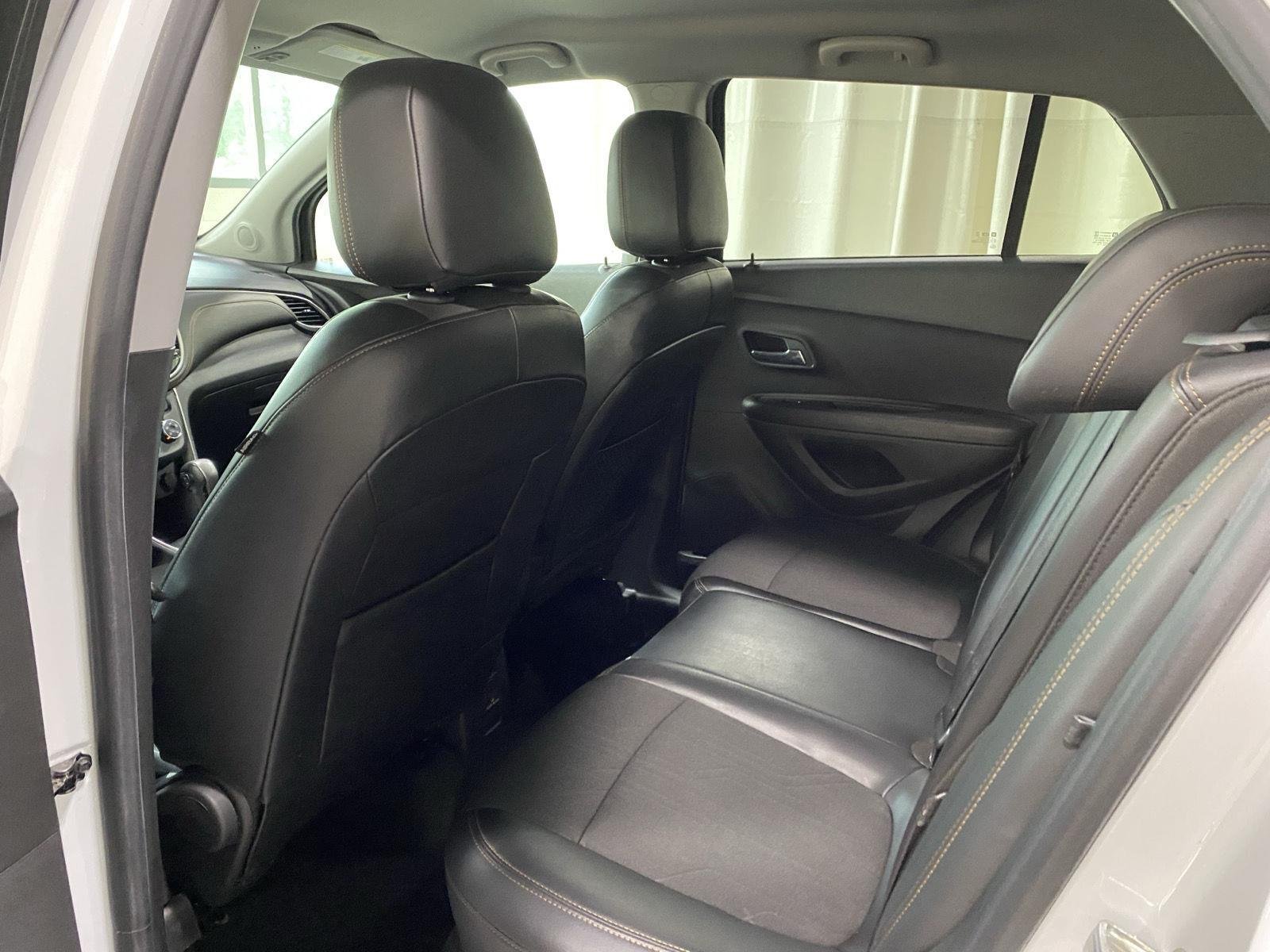 Used 2019 Summit White Chevrolet LT image 15