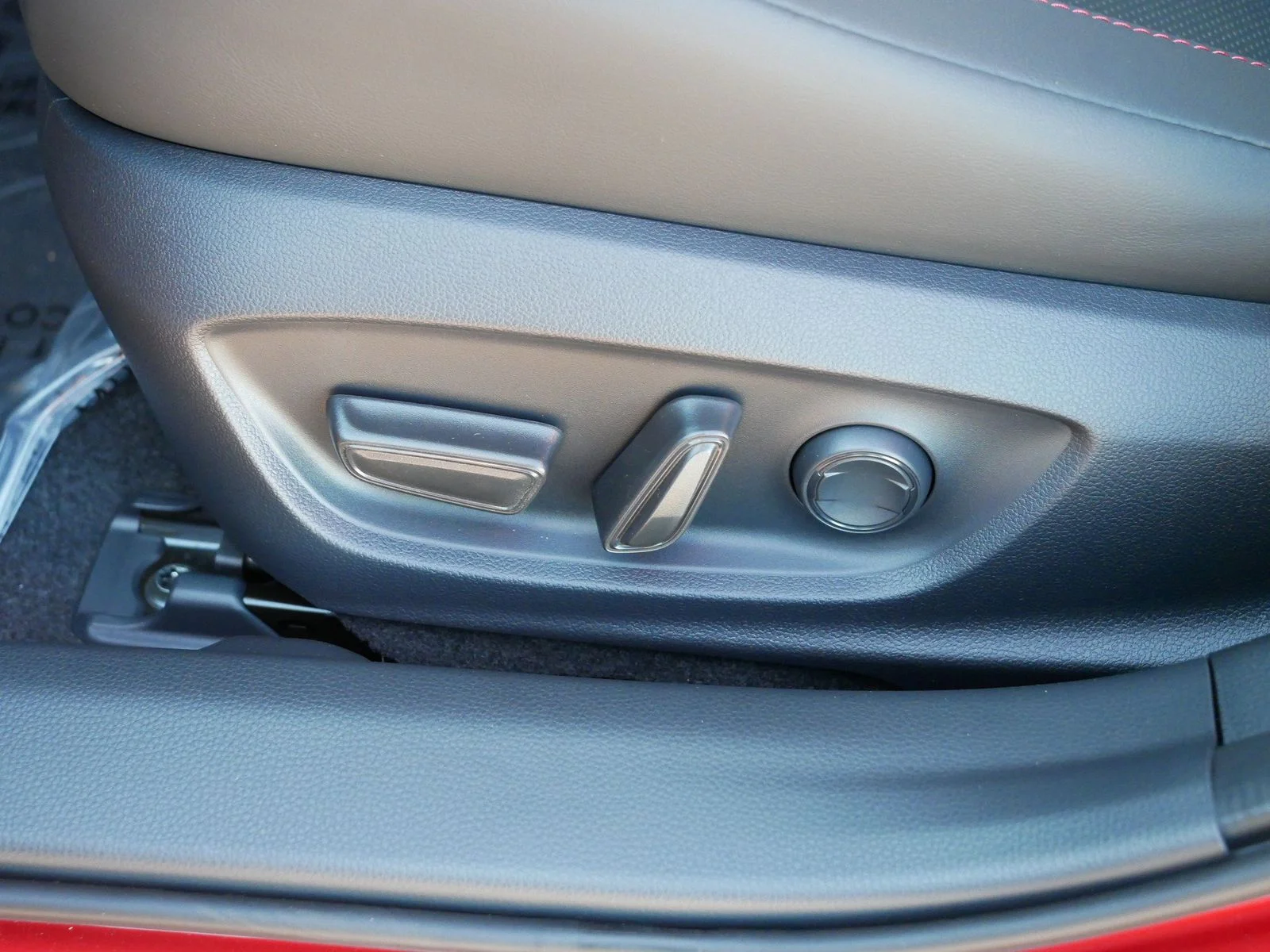 2026 Toyota Prius Plug-in Hybrid XSE Premium - Photo 12