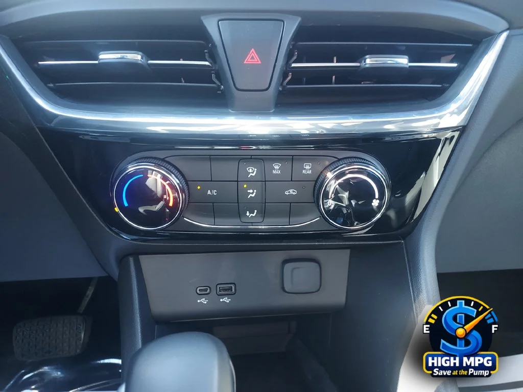 Used 2025 Blue Buick Sport Touring image 19