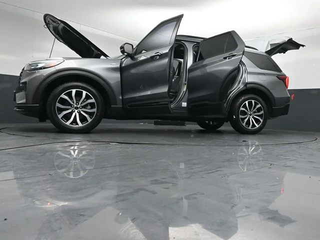 Certified Used 2025 Carbonized Gray Metallic Ford ST-Line image 54