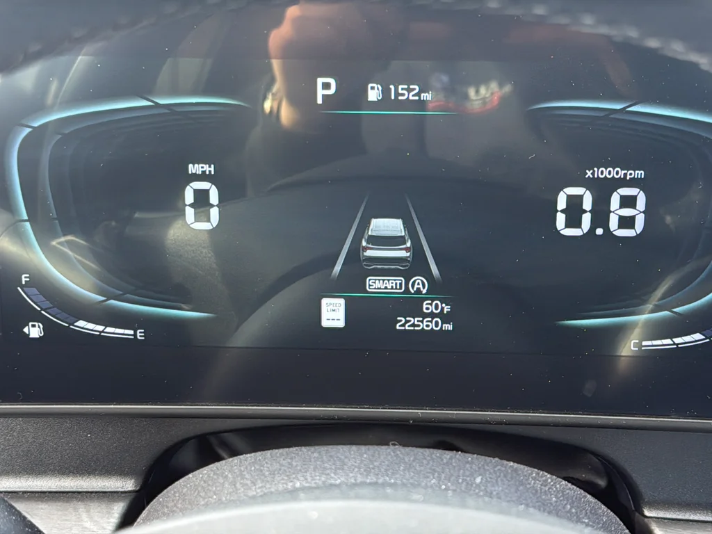 Used 2024 White Kia X-Line image 18