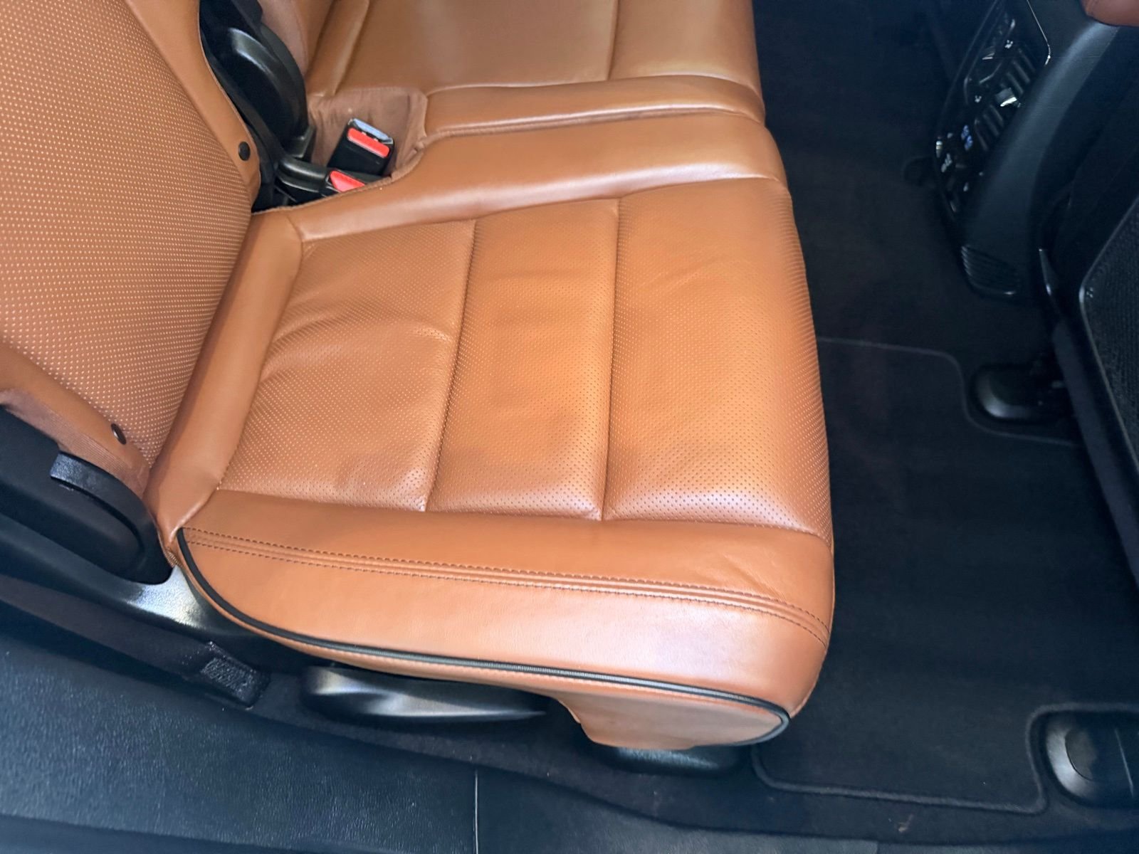 Used 2020 Off-white Jeep Overland image 46