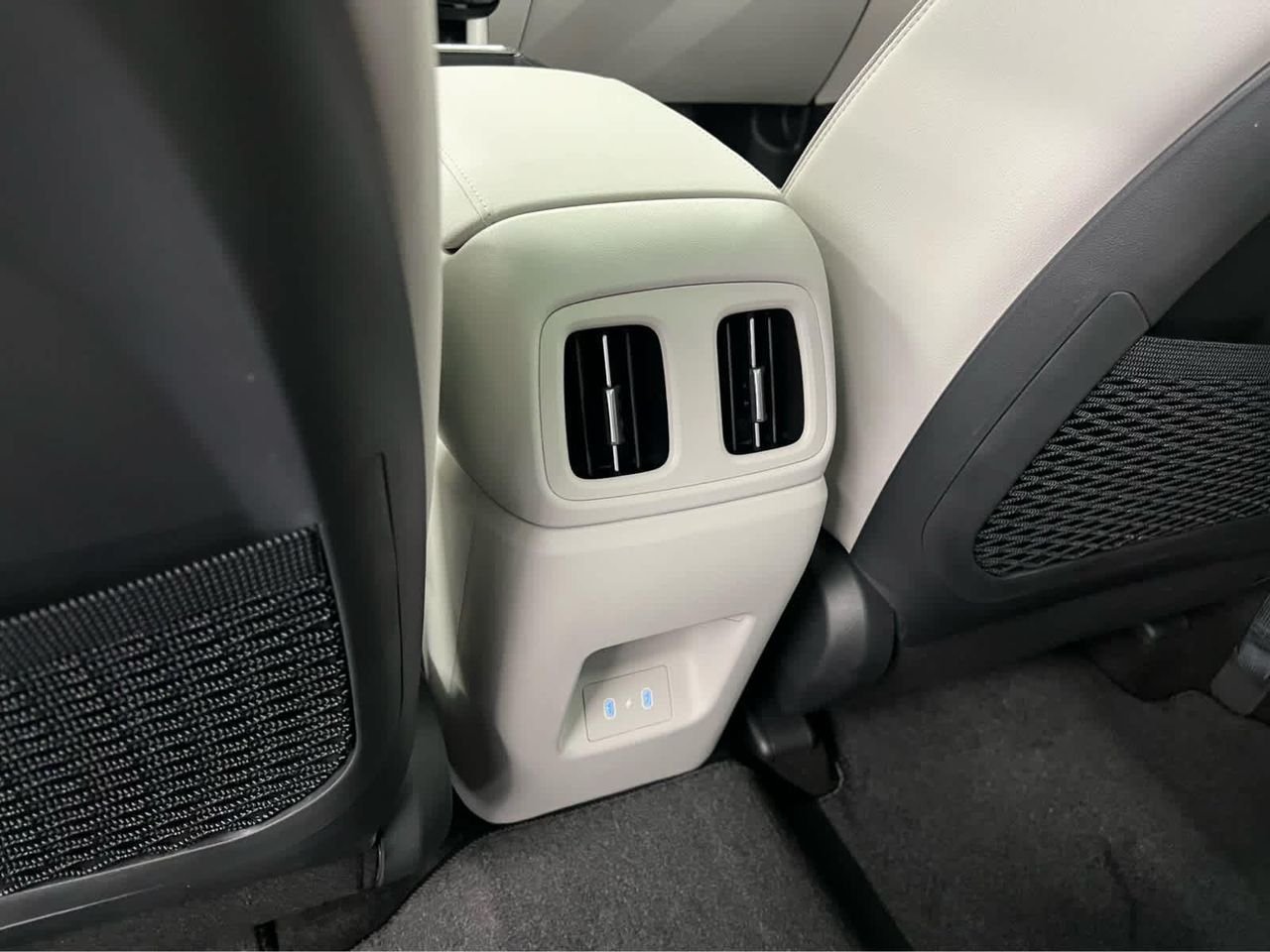 New 2026 Phantom Black Hyundai Limited AWD image 29