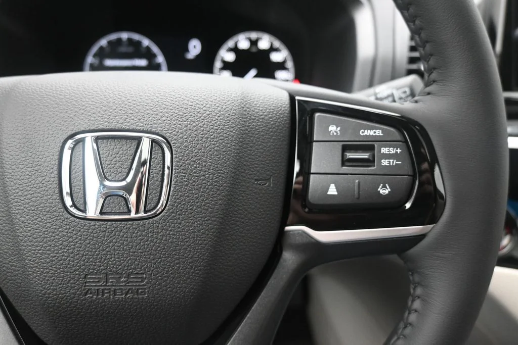 New 2026 Smoke Blue Pearl Honda Touring image 36