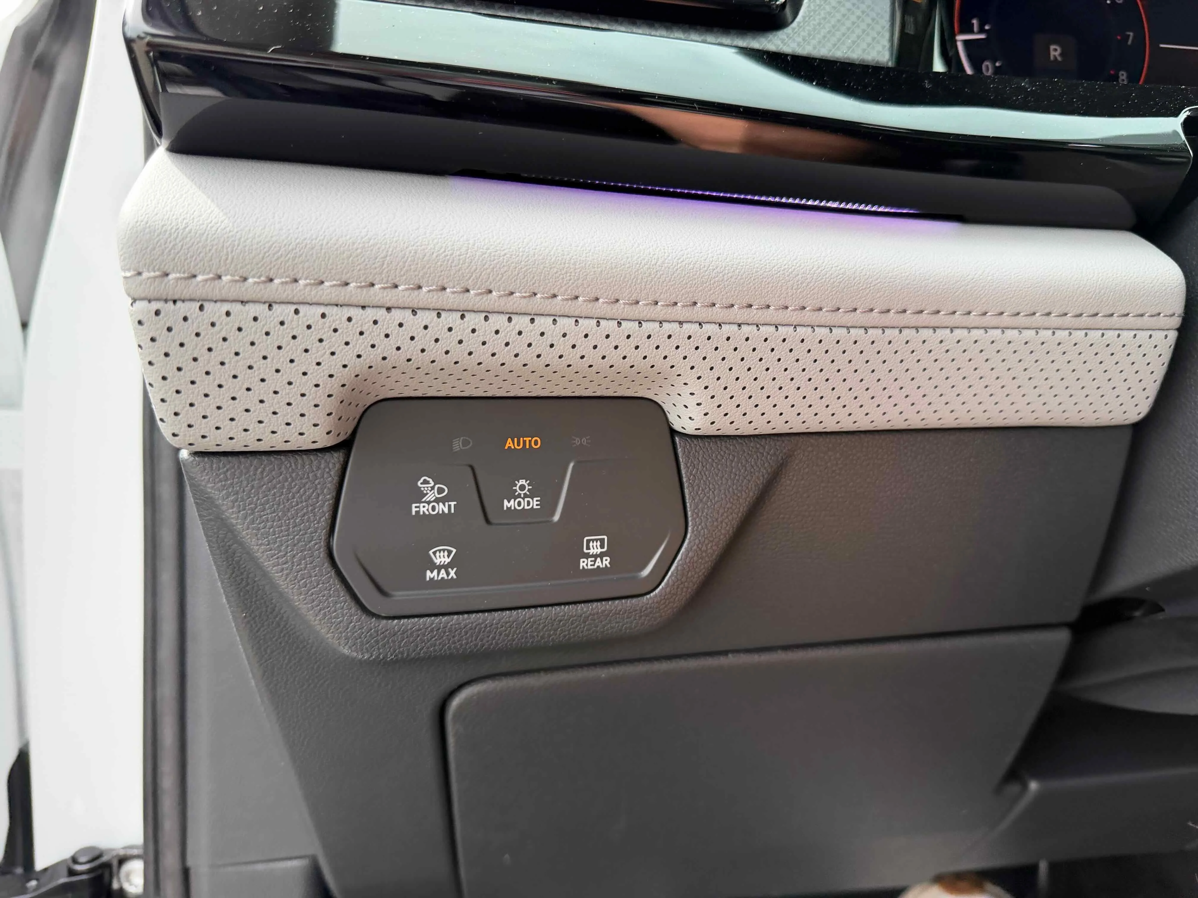 New 2026 Pearl Volkswagen 2.0T Peak Edition image 25