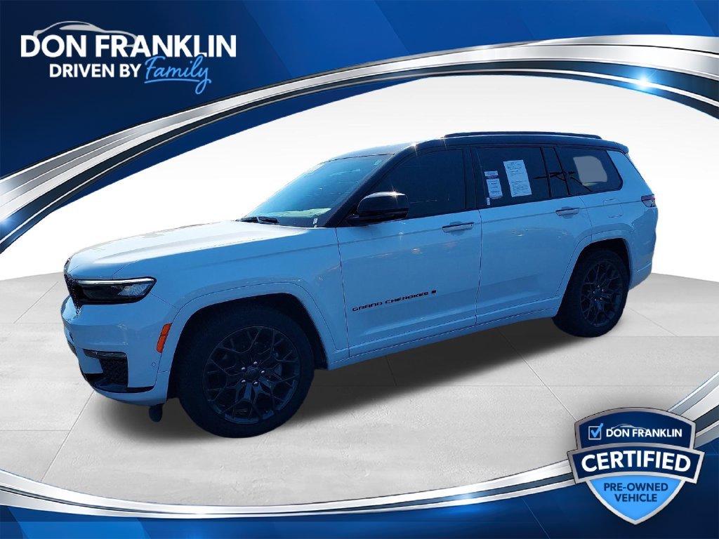 Used 2025 White Jeep Summit image 1