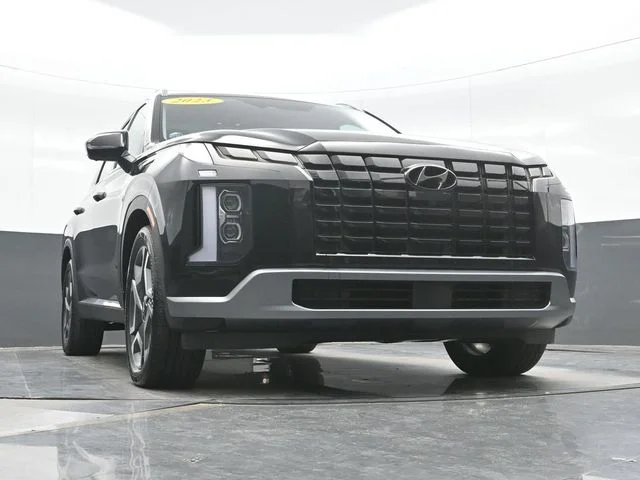 Used 2023 Black Hyundai Limited image 22