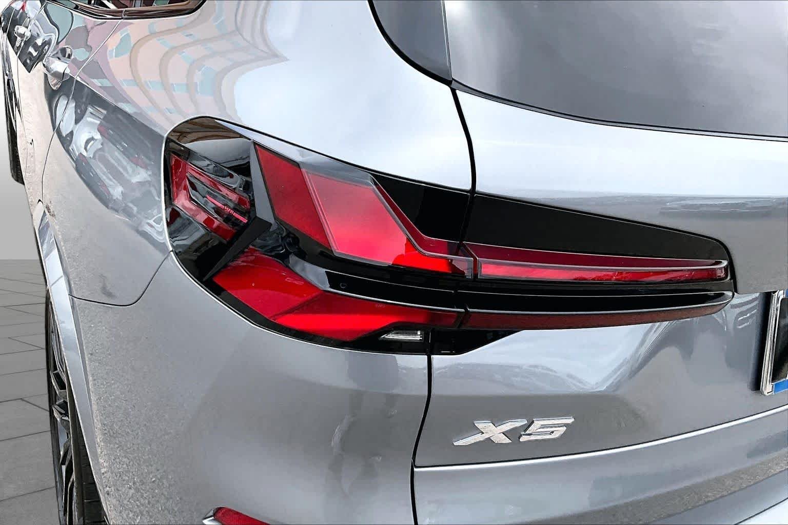 New 2026 Skyscraper Grey Metallic BMW xDrive40i image 14