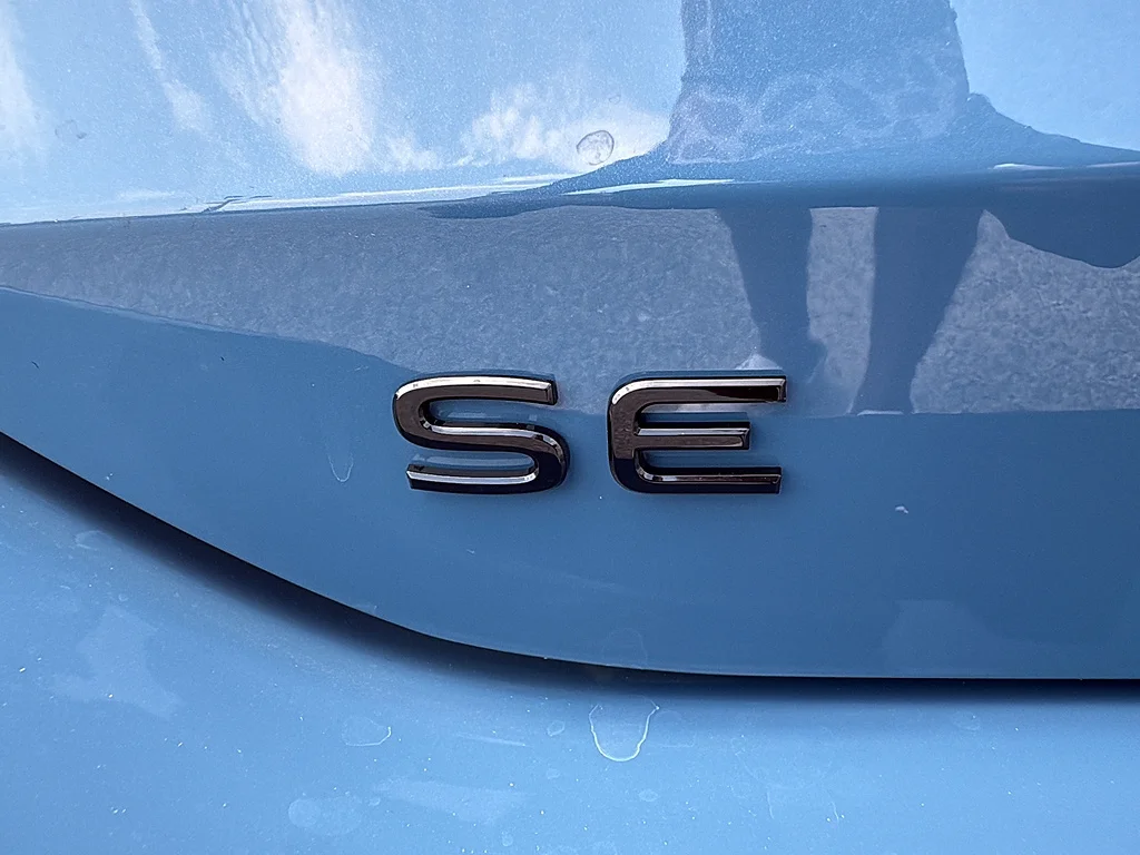 New 2026 Monterey Blue w/ Deep Black Roof Volkswagen SE R-Line Black FWD image 13